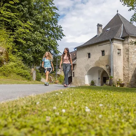 Schatz.kammer Burg Kreuzen 3*