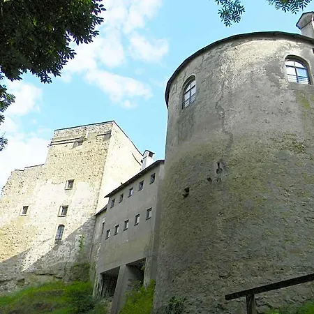 Schatz.kammer Burg Kreuzen