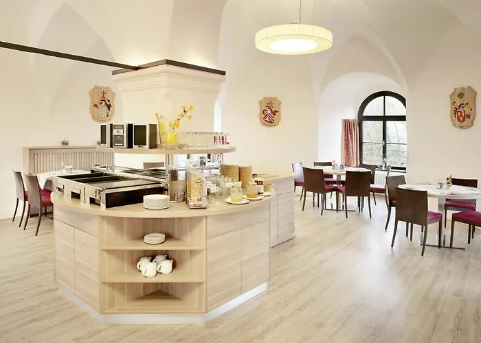 Schatz.kammer Burg Kreuzen