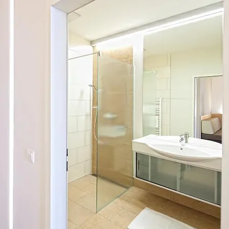 沙茨卡摩尔伯格克鲁曾酒店