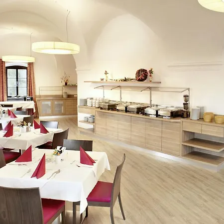 沙茨卡摩尔伯格克鲁曾酒店 Kreuzen (Upper Austria)