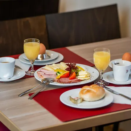 沙茨卡摩尔伯格克鲁曾酒店 酒店 Kreuzen (Upper Austria)