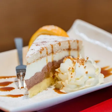 沙茨卡摩尔伯格克鲁曾酒店 3*