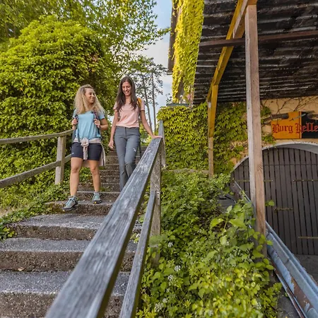 Hotel Schatz.kammer Burg Kreuzen 3*
