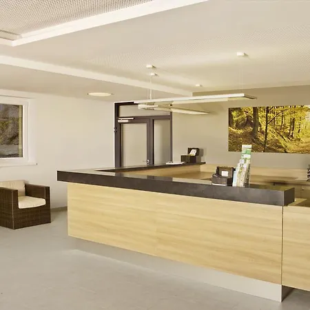 沙茨卡摩尔伯格克鲁曾酒店 酒店