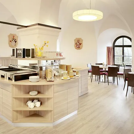 沙茨卡摩尔伯格克鲁曾酒店