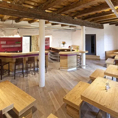 Hotel Schatz.kammer Burg Kreuzen 3*
