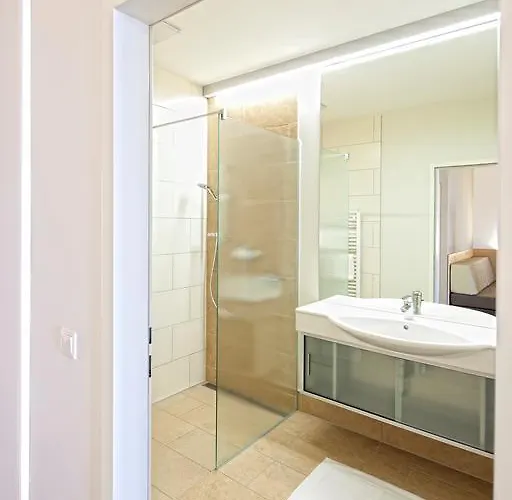 Schatz.kammer Burg Kreuzen