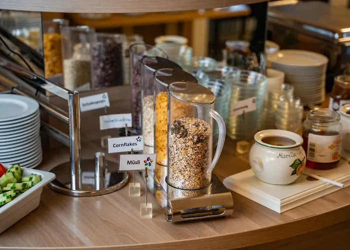 Schatz.kammer Burg Kreuzen 3*