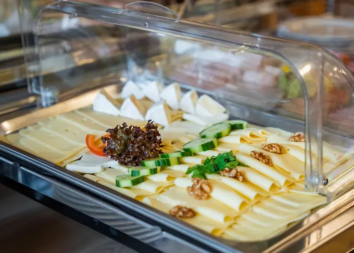 Schatz.kammer Burg Kreuzen 3*